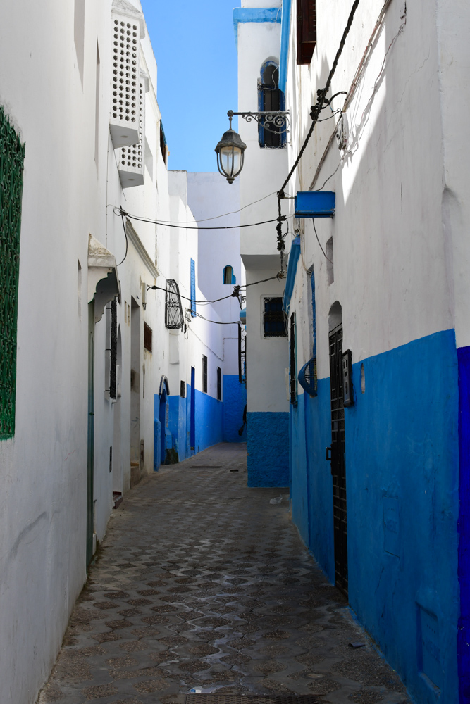 Asilah enge blau-weisse Gasse