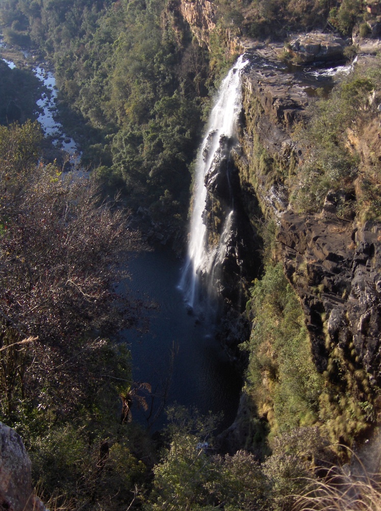 Wasserfall in Schlucht