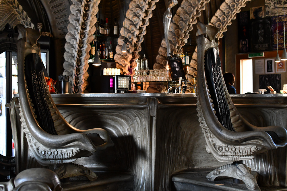 HR Giger Bar Stühle