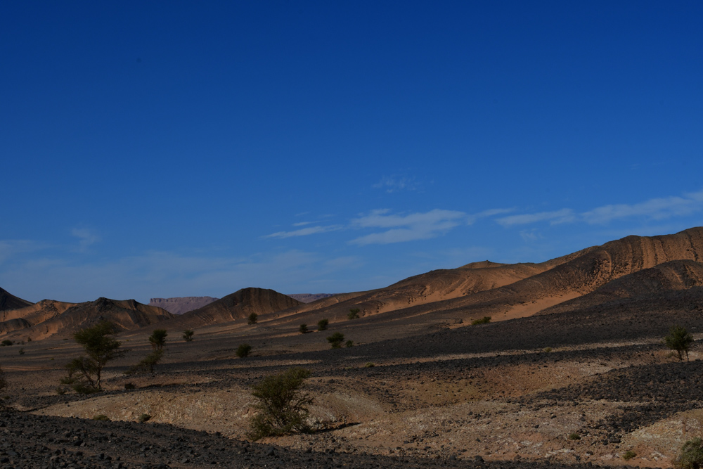 Dunkle Steine Bergkette Richtung Zagora